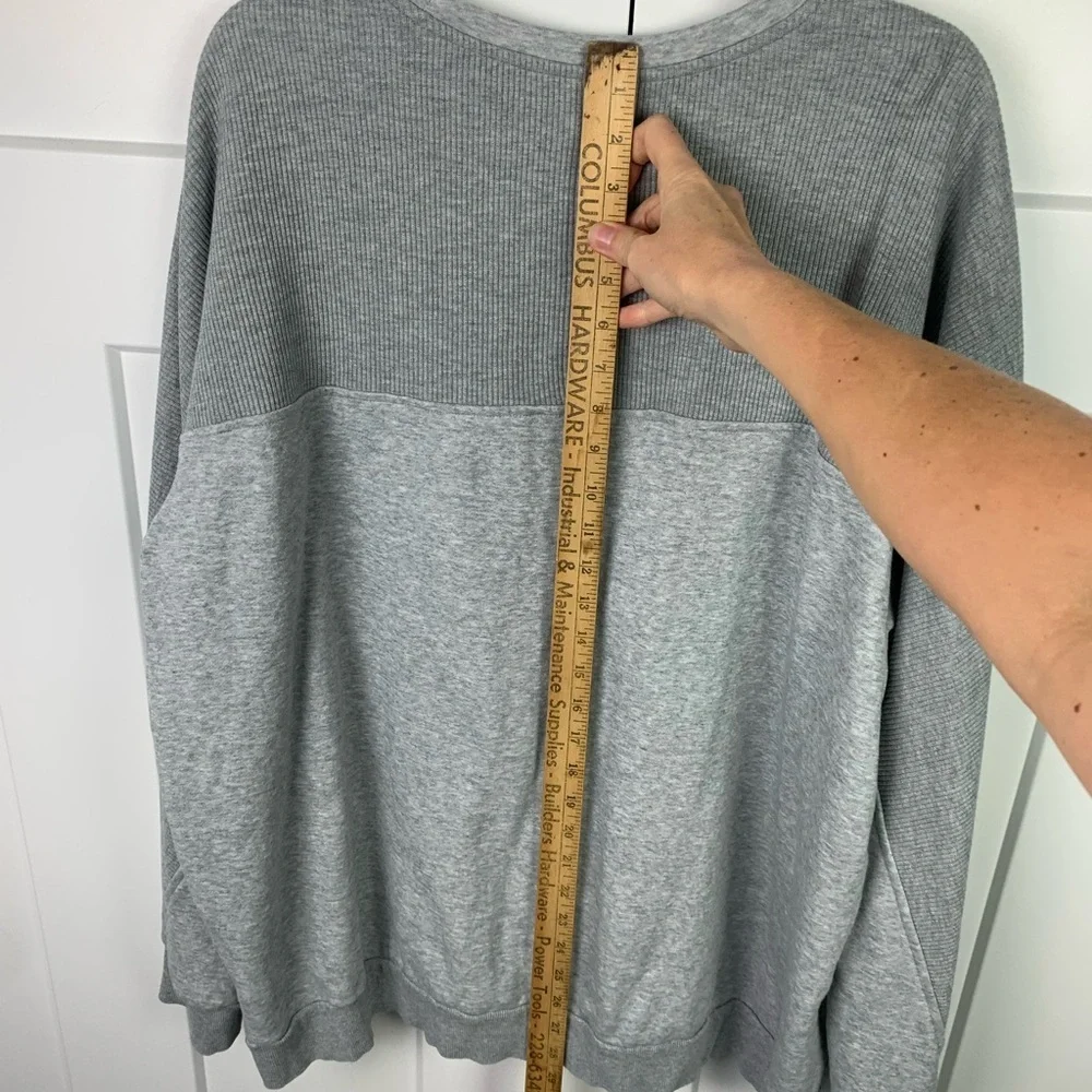 Adidas Men’s XL Ribbed Crew Neck Sweatshirt Gray